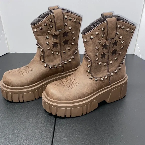 NWOB - Dolls Kill Current Mood Brown Star Studded Western Boots- SZ 6 - Picture 4 of 7